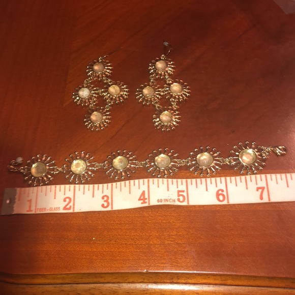 Prwnd mark set of dangling fashion earring sun shape and bracelet - Picture 4 of 7